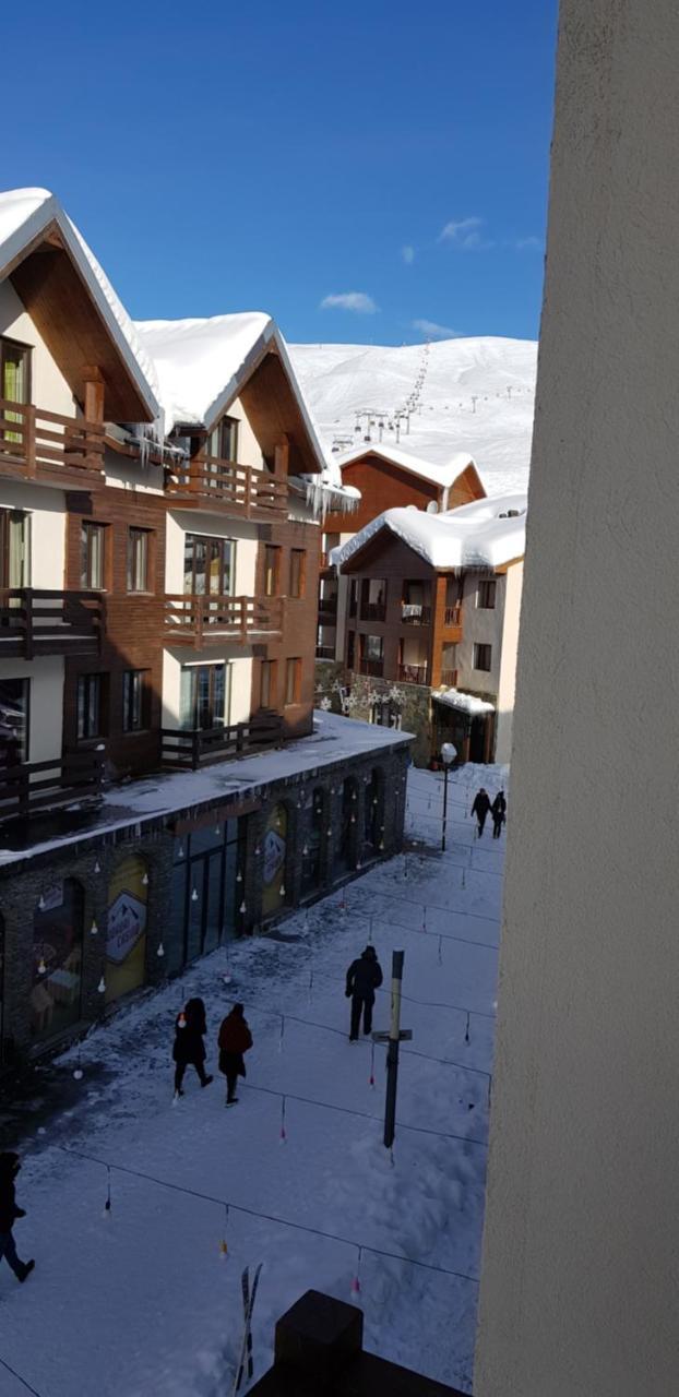 Redco №1 Apartament Gondola Lift Lägenhet Gudauri Exteriör bild
